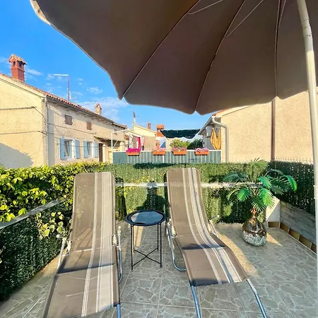 Mila With Jacuzzi Appartement Pula
